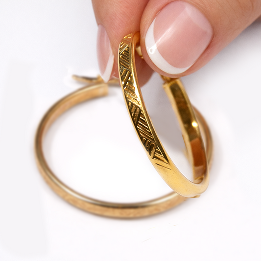 Candonga Cuadrada Textura Oro Amarillo 18k